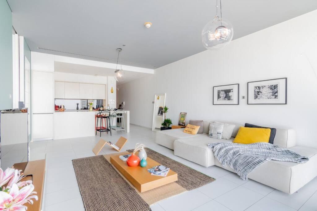 The Smart Concierge - Index Tower Apartment Dubai